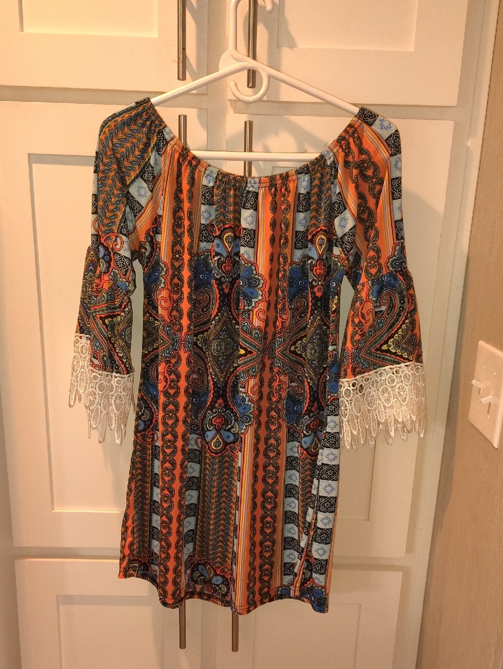 WinWin Off-Shoulder Boho Paisley Dress with White Lace Trim - Orange Blue